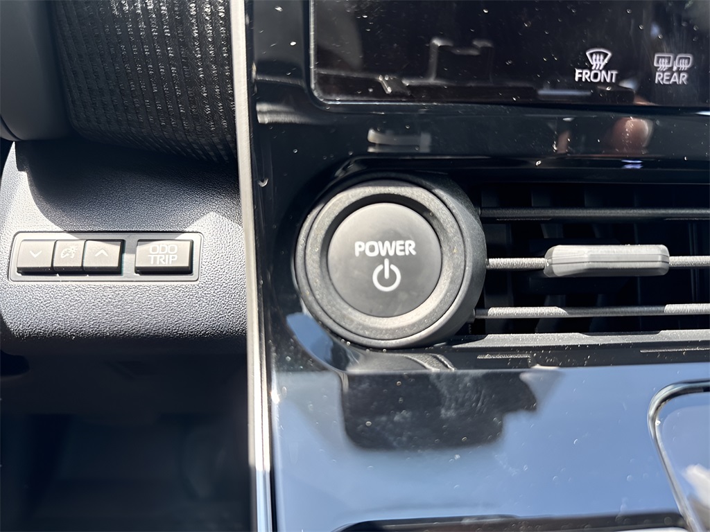 2024 Toyota bZ4X XLE photo 22