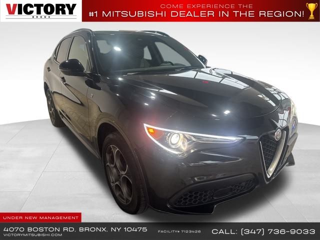2022 Alfa Romeo Stelvio Ti photo 3