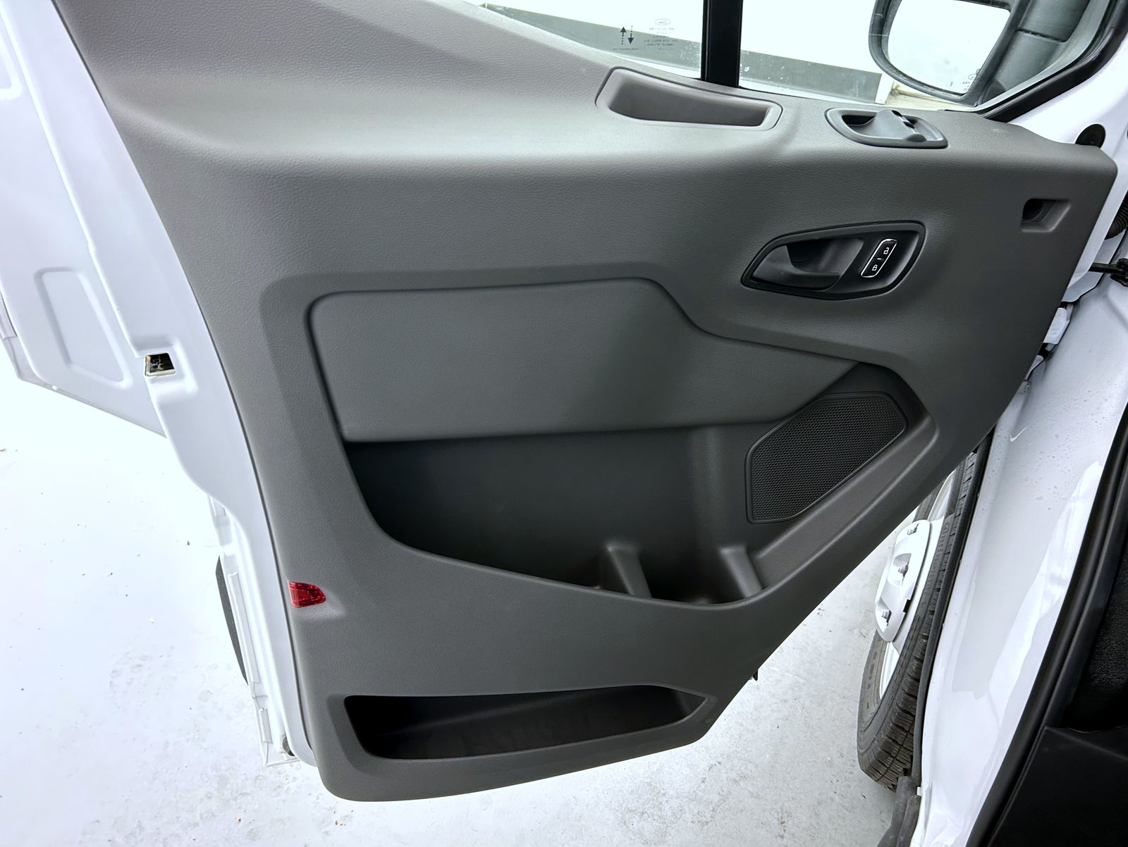 2025 Ford Transit XL photo 8