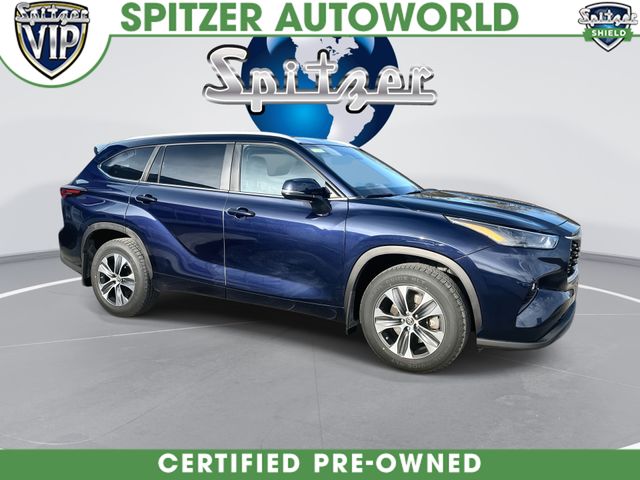 2024 Toyota Highlander XLE's photo