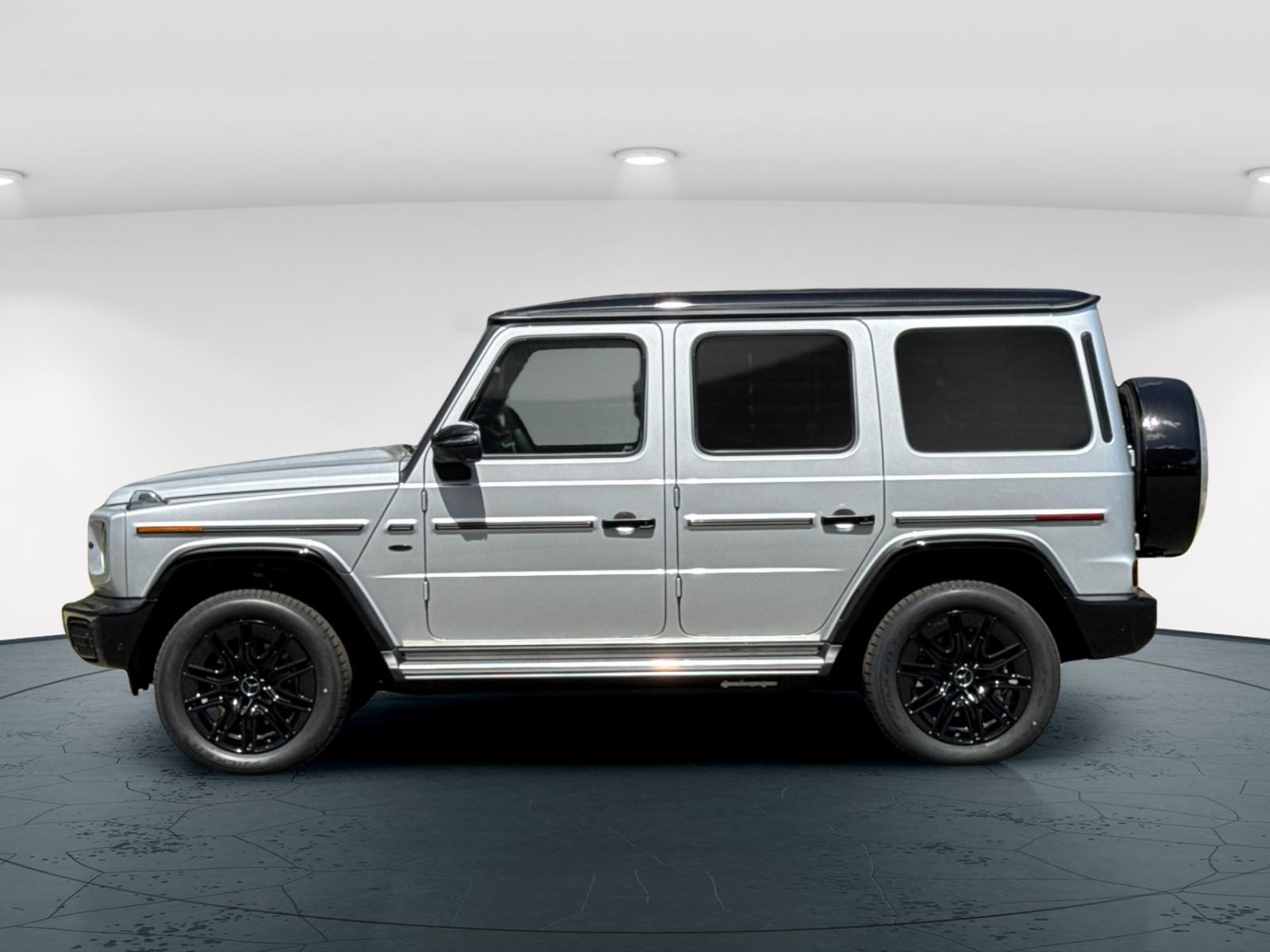 2025 Mercedes Benz G photo 3