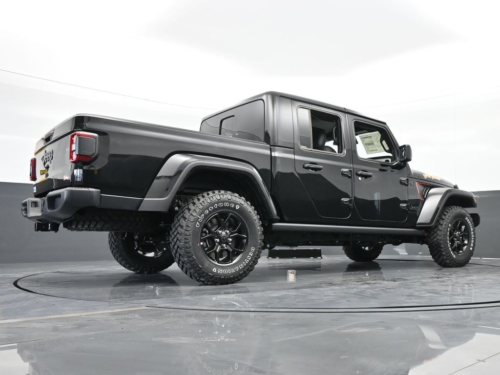 2024 Jeep Gladiator photo 2