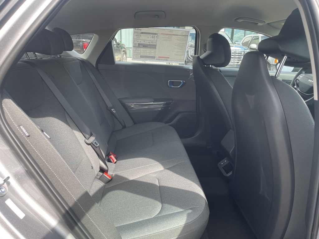 2025 Kia K4 LXS photo 13