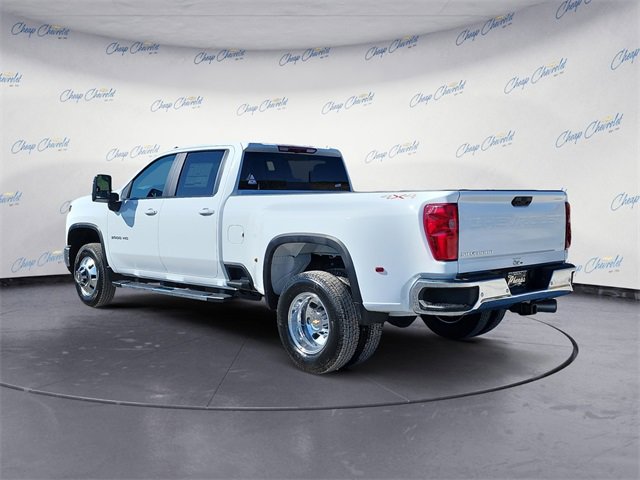 2026 Chevrolet Silverado 3500HD LT photo 2