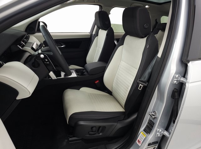 2025 Land Rover Discovery Sport S photo 11