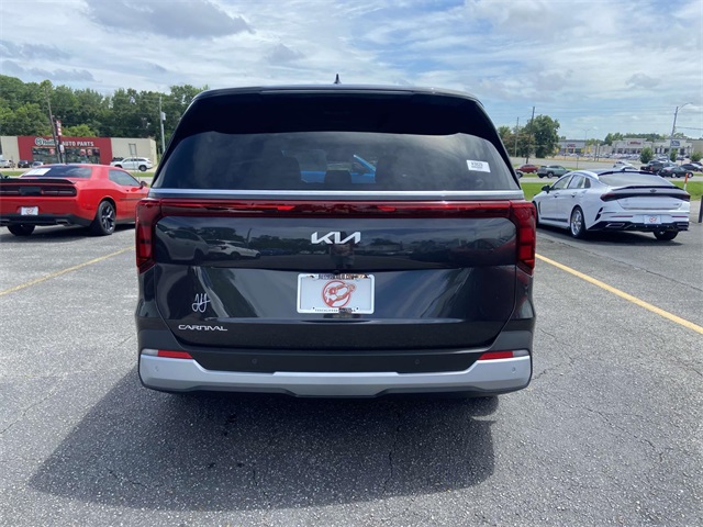 2025 Kia Carnival LXS photo 2