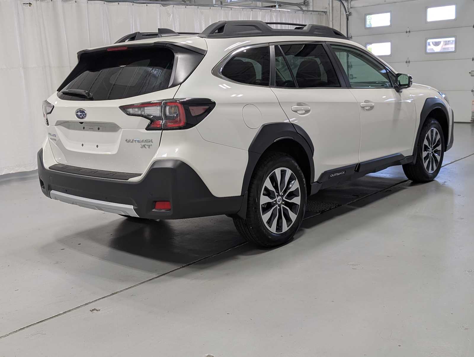 2025 Subaru Outback Limited XT photo 7
