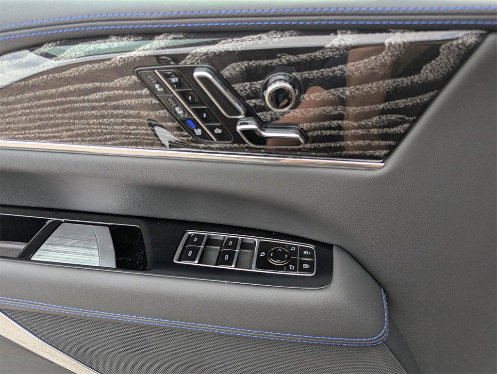 2026 Cadillac Escalade Luxury photo 16