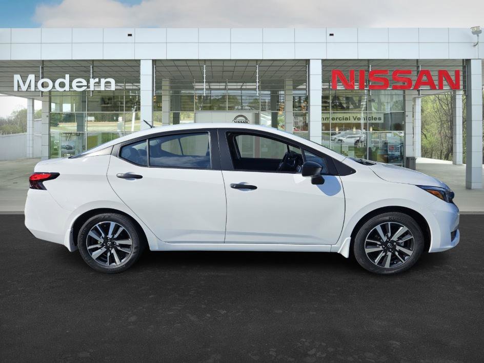 2025 Nissan Versa S photo 3