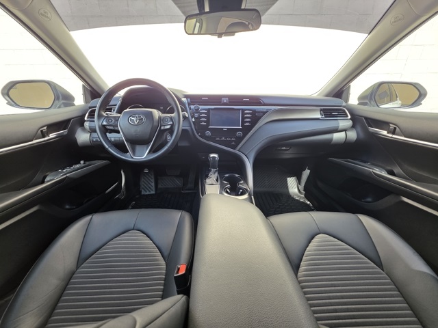 2020 Toyota Camry SE photo 13