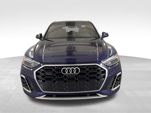 2022 Audi Q5 45 S line Premium photo 2
