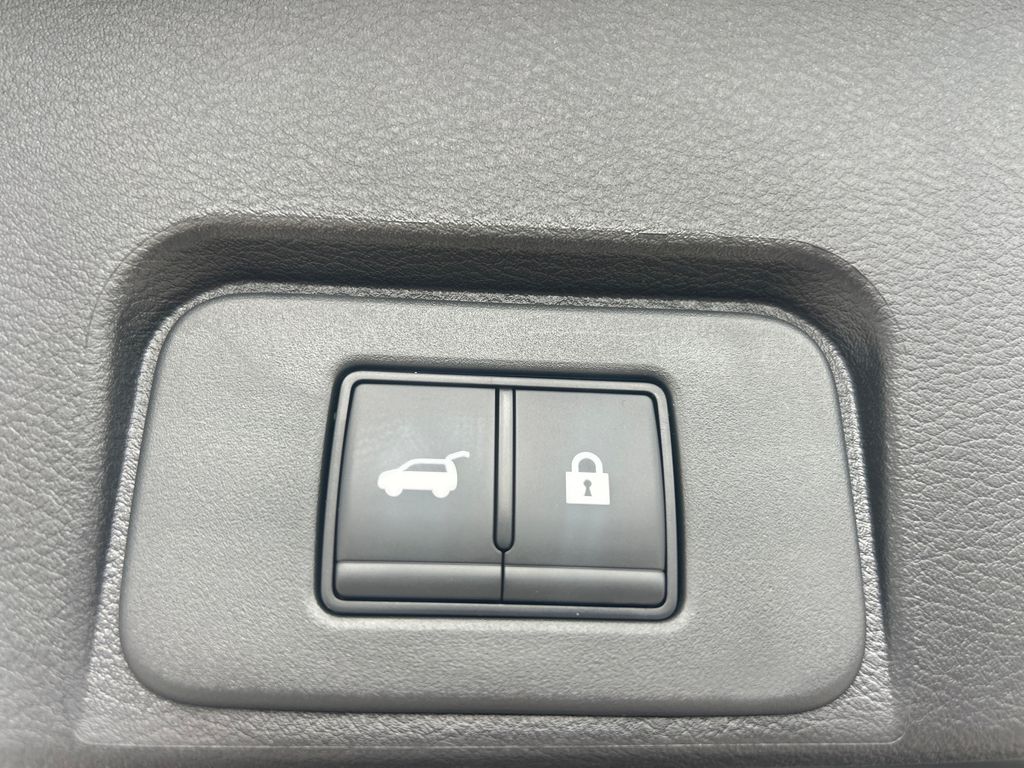 2026 Nissan Rogue SV photo 11