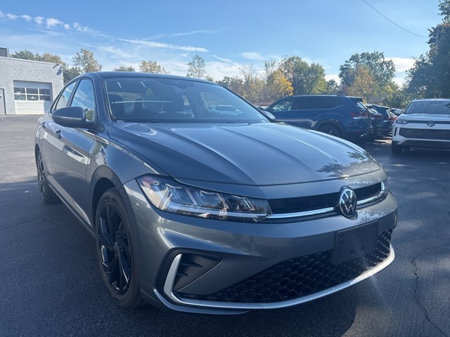 2025 Volkswagen Jetta 1.5T SE photo 4