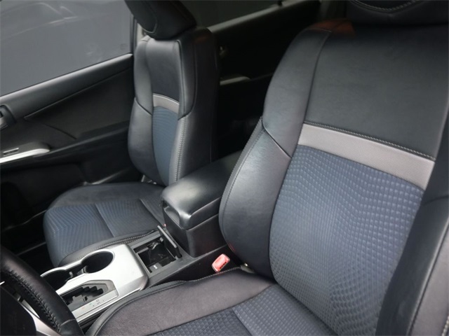 2014 Toyota Camry L photo 29