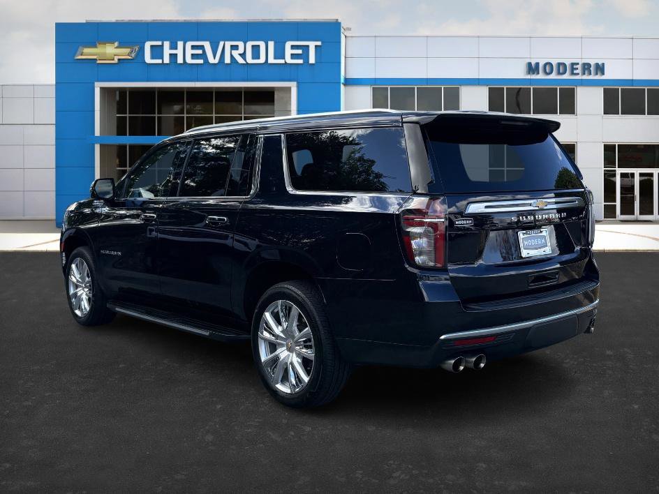 2022 Chevrolet Suburban High Country photo 3