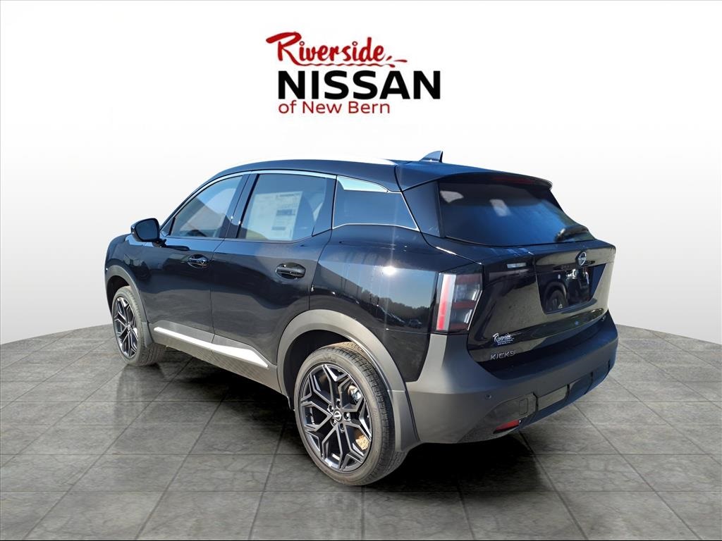 2025 Nissan Kicks SR photo 4