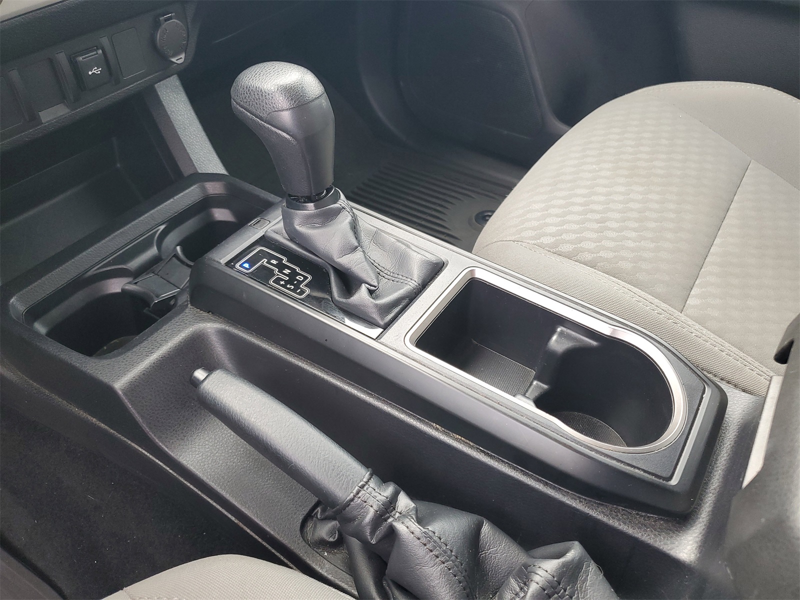 2022 Toyota Tacoma SR5 photo 19