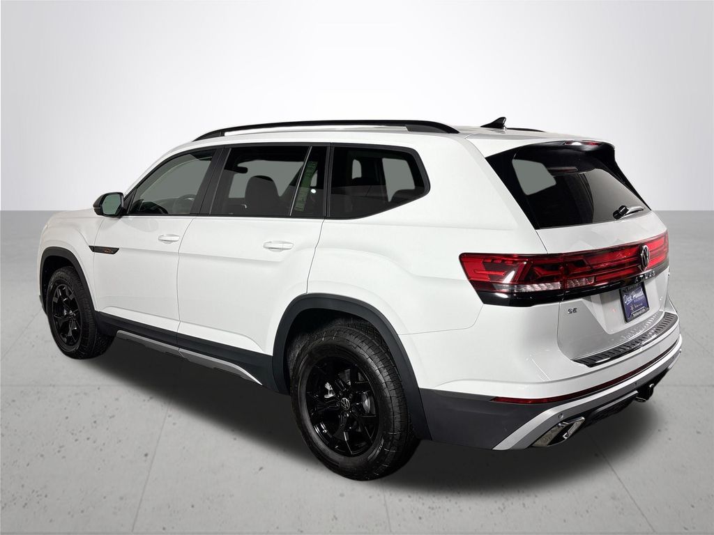 2025 Volkswagen Atlas Peak Edition SE photo 8
