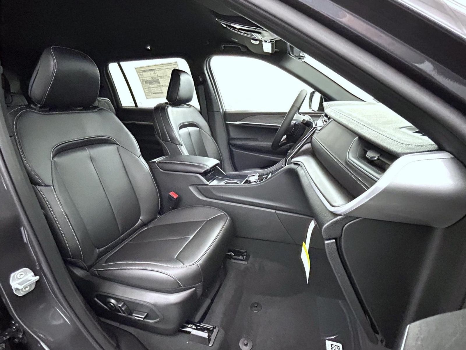 2025 Jeep Grand Cherokee Limited photo 15