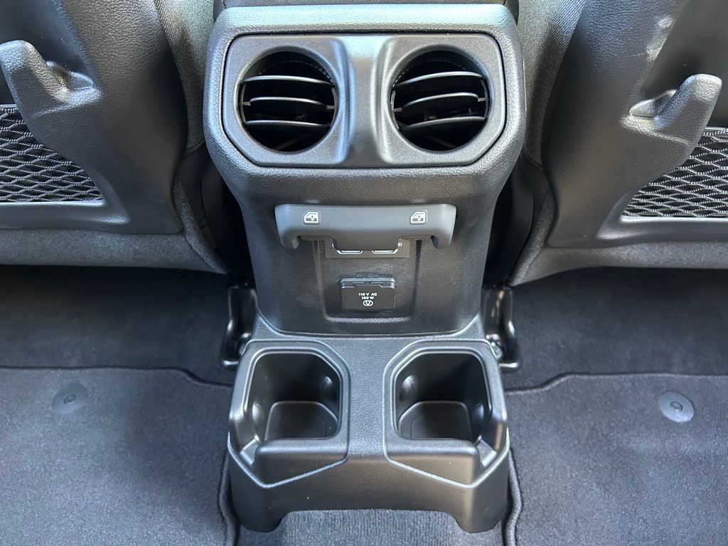 2025 Jeep Wrangler Rubicon photo 34