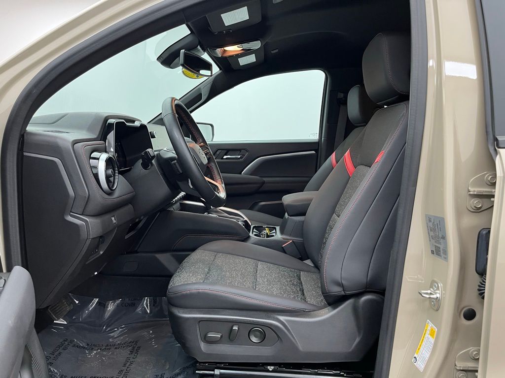 2024 Chevrolet Colorado Z71 photo 10