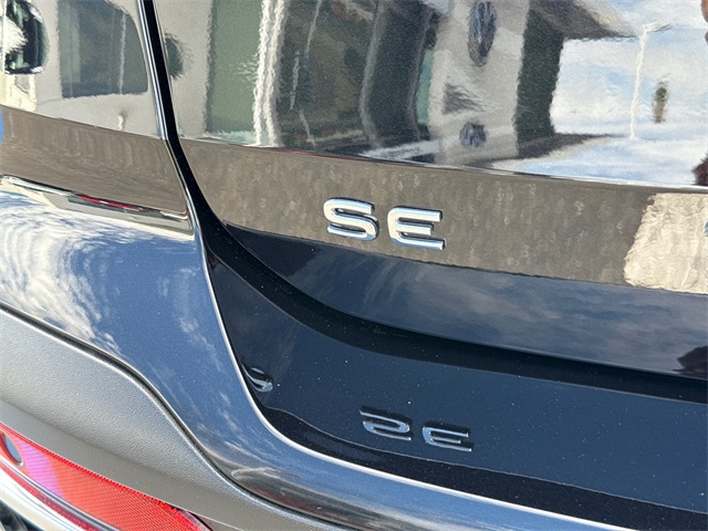2025 Volkswagen Taos SE photo 9