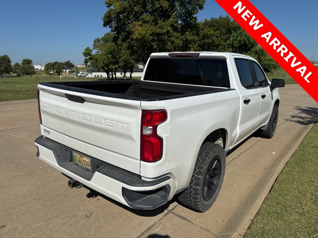 2021 Chevrolet Silverado 1500 Custom photo 2