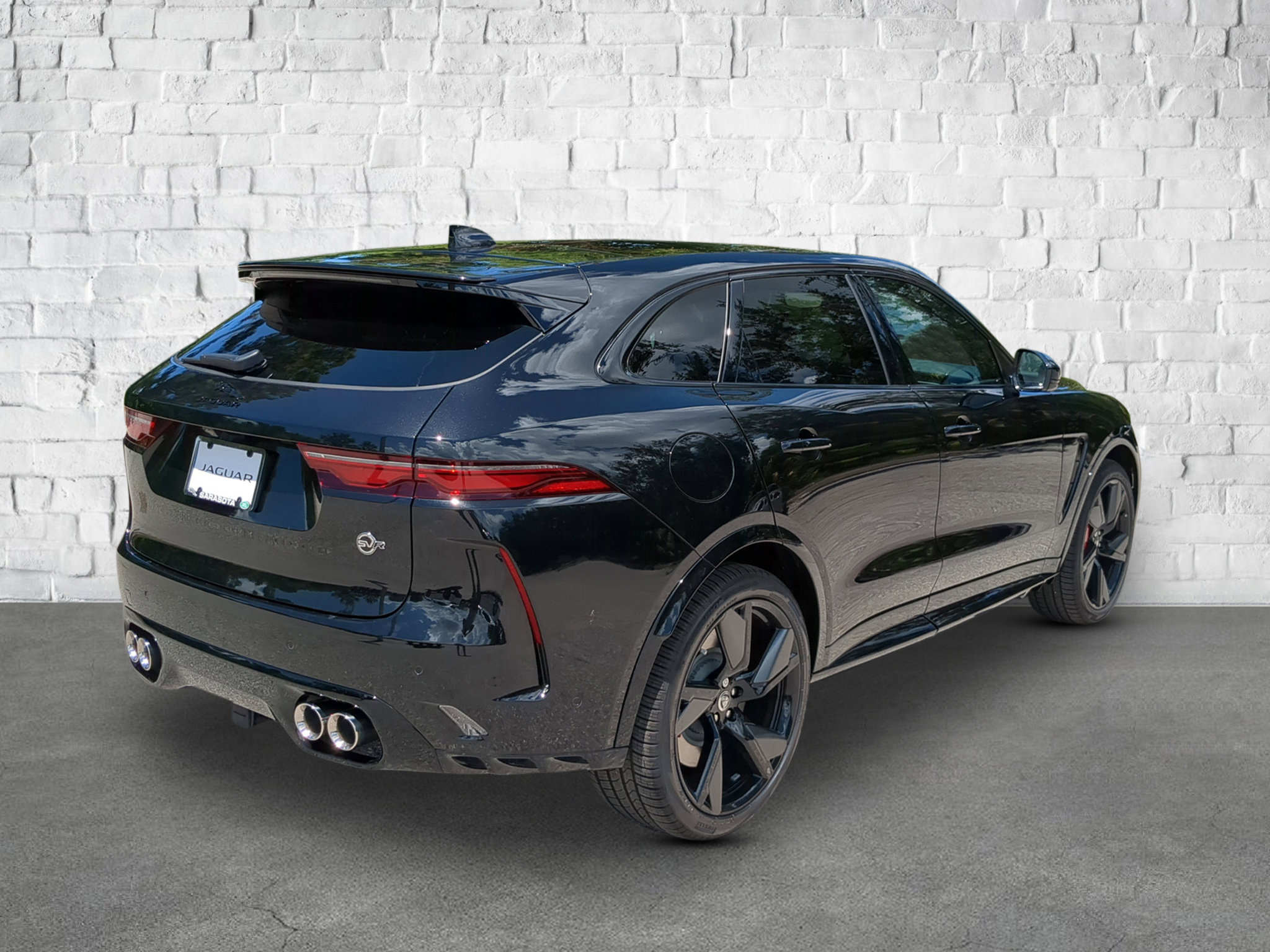 2026 Jaguar F-PACE SVR photo 4