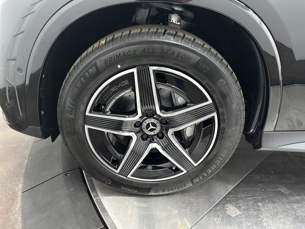 2025 Mercedes Benz GLC 300 photo 21