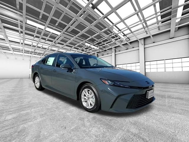2026 Toyota Camry LE's photo