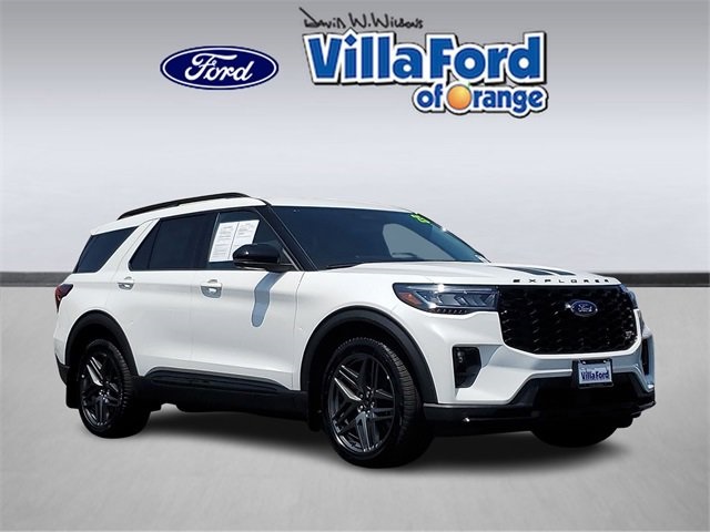 2025 Ford Explorer ST's photo