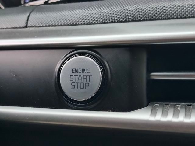 2024 Kia K5 GT-Line photo 3