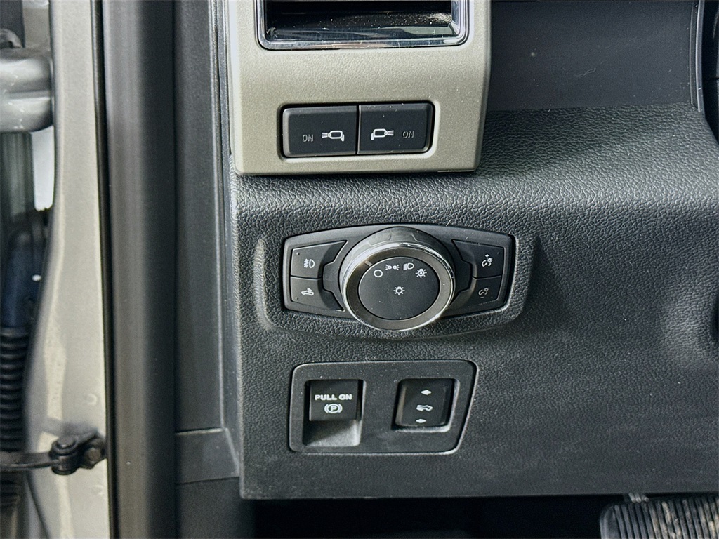 2020 Ford F-150 Lariat photo 13