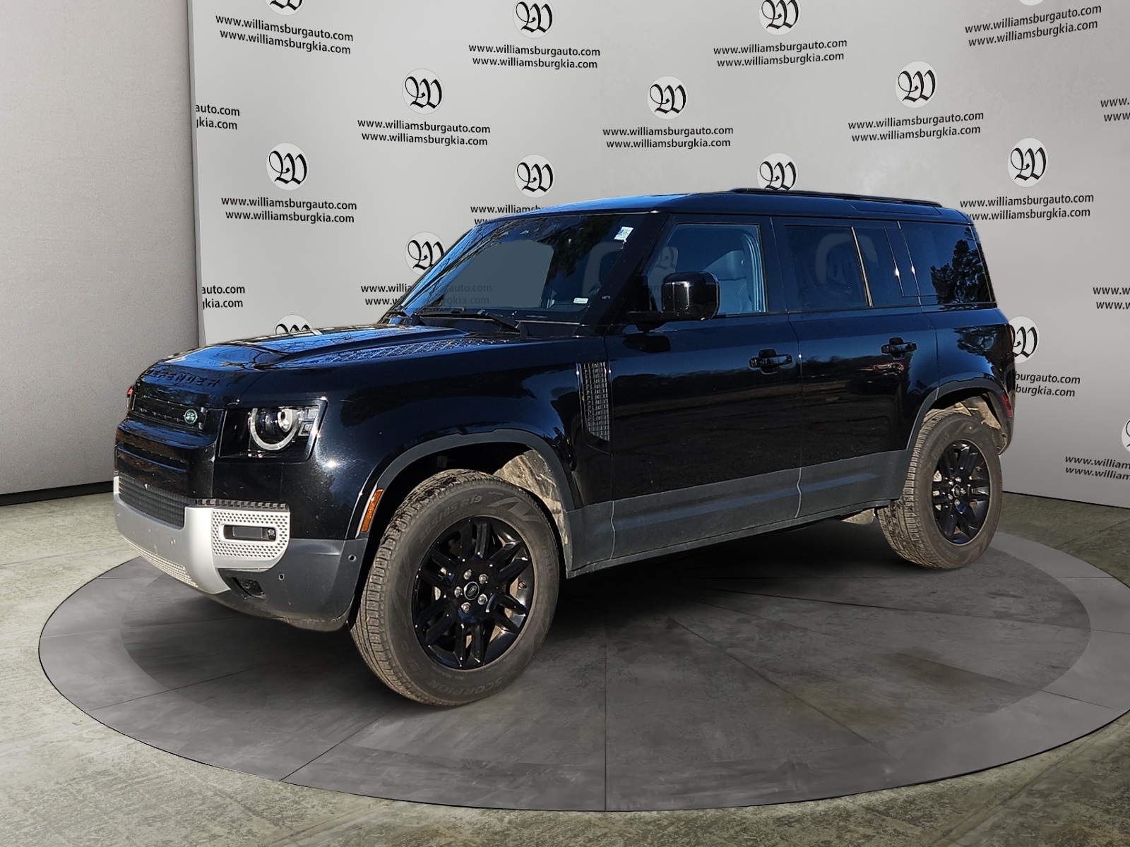 2025 Land Rover Defender S's photo