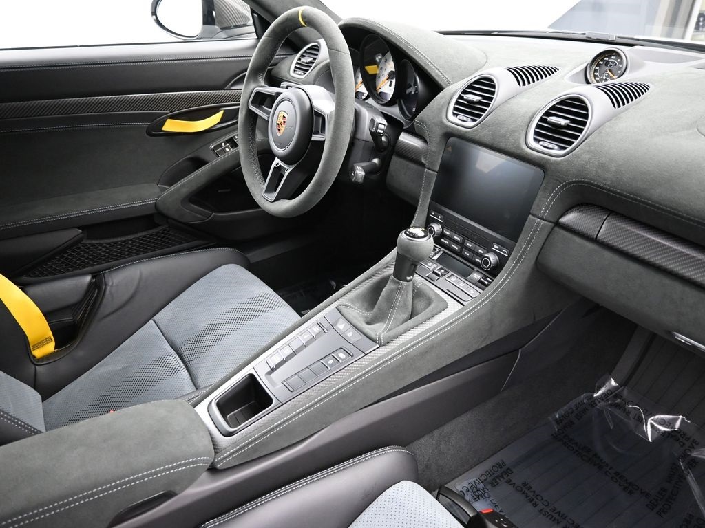 2024 Porsche Cayman GT4 RS photo 9