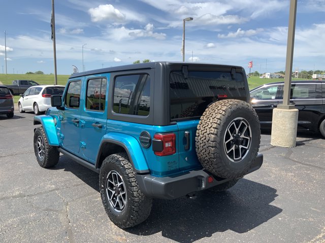 2019 Jeep Wrangler Unlimited Sahara photo 3