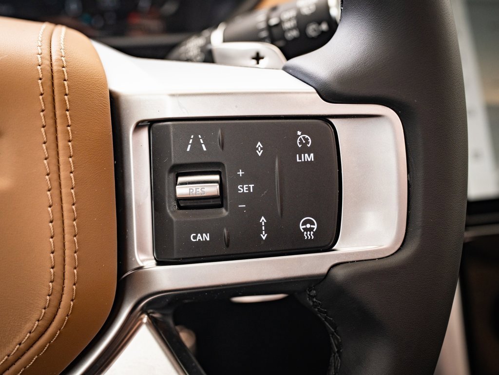 2025 Land Rover Discovery Metropolitan Edition photo 19