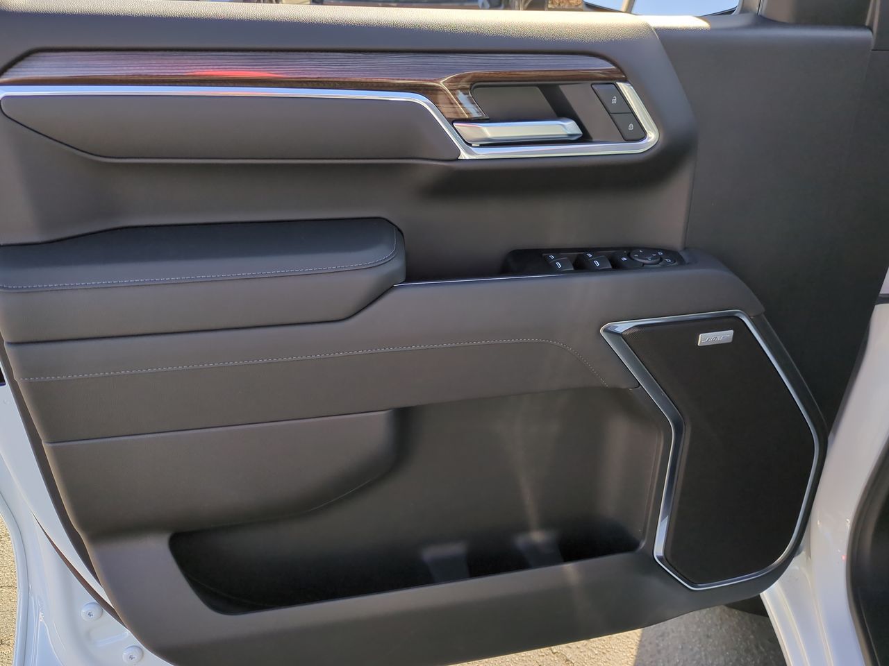 2025 Chevrolet Silverado 1500 RST photo 21