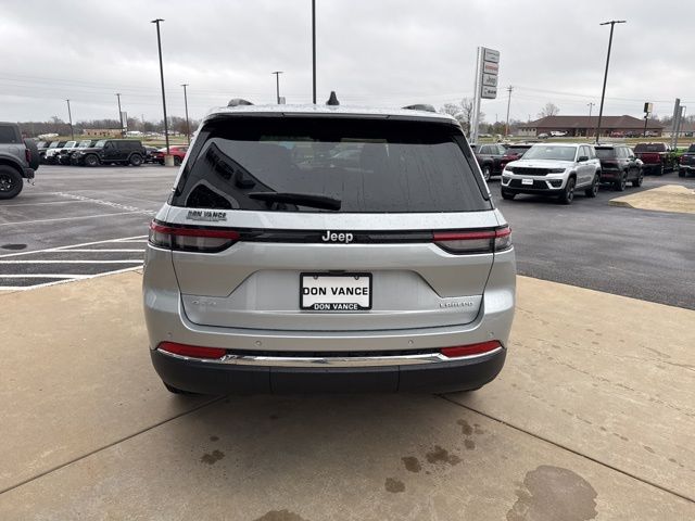 2025 Jeep Grand Cherokee Laredo X photo 2