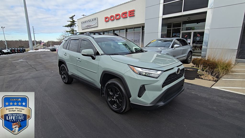 2022 Toyota RAV4 XLE's photo