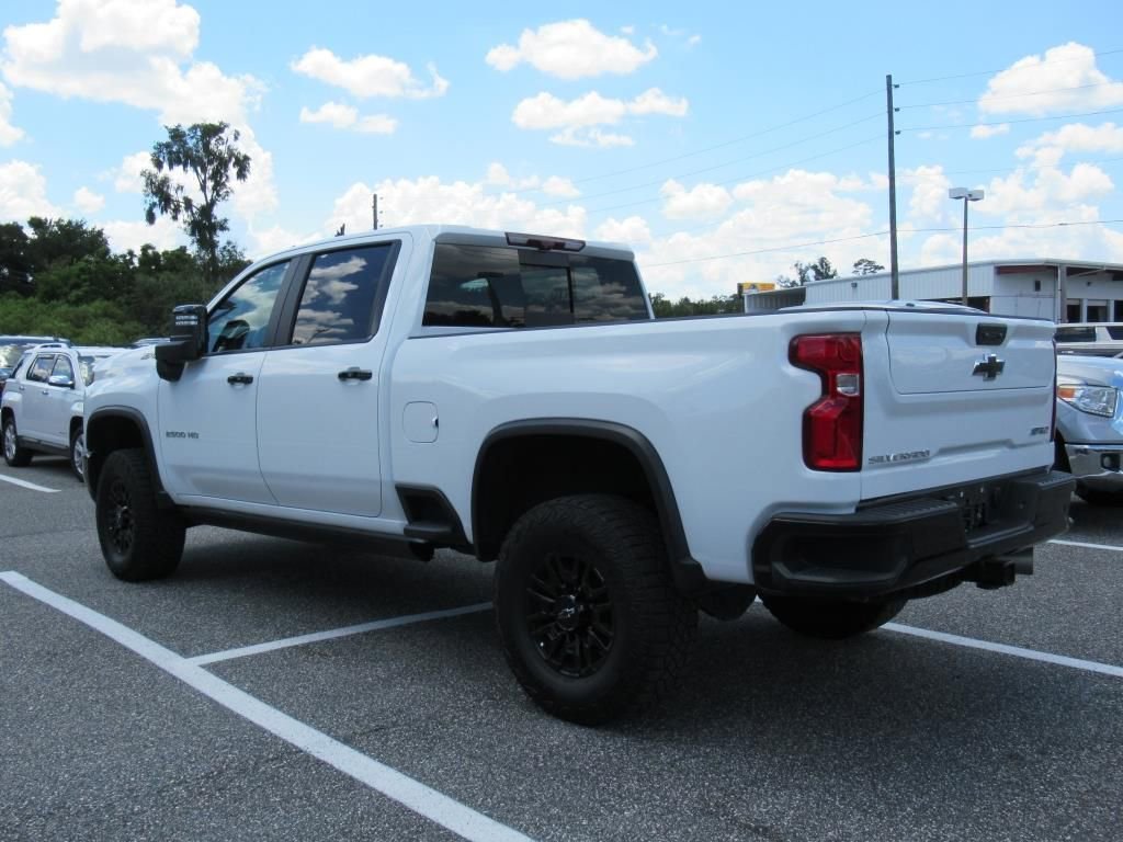 2024 Chevrolet Silverado 2500HD ZR2 photo 3