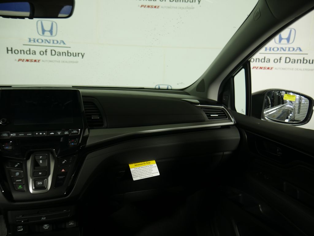 2026 Honda Odyssey Touring photo 13