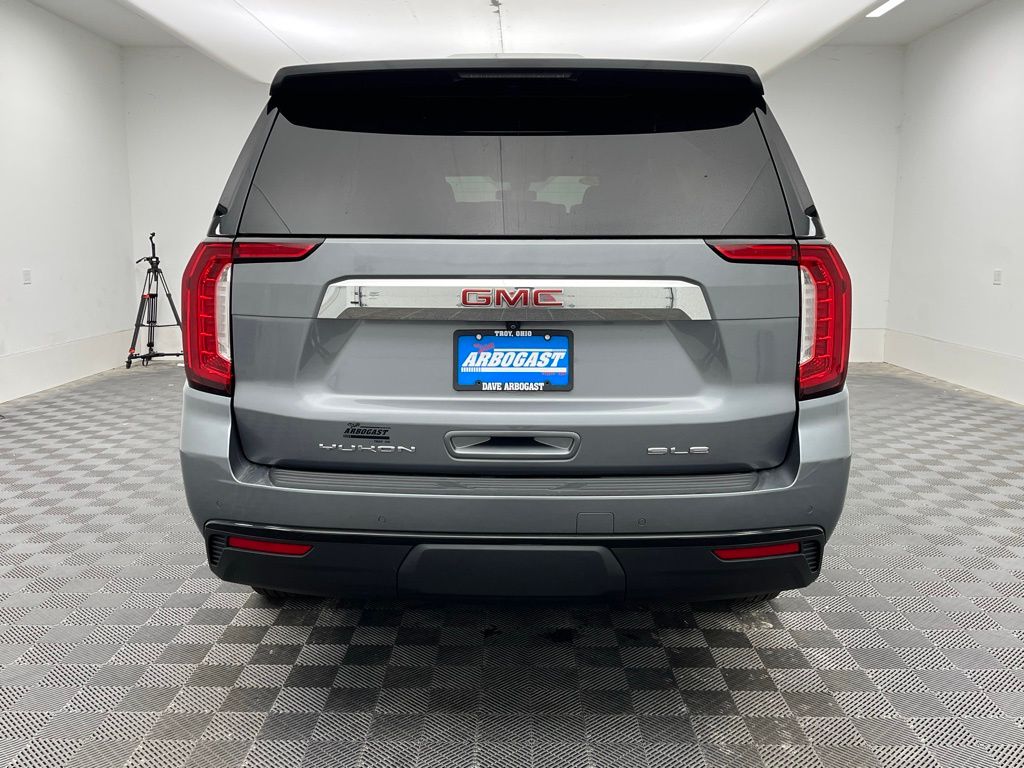 2022 Gmc Yukon SLE photo 3