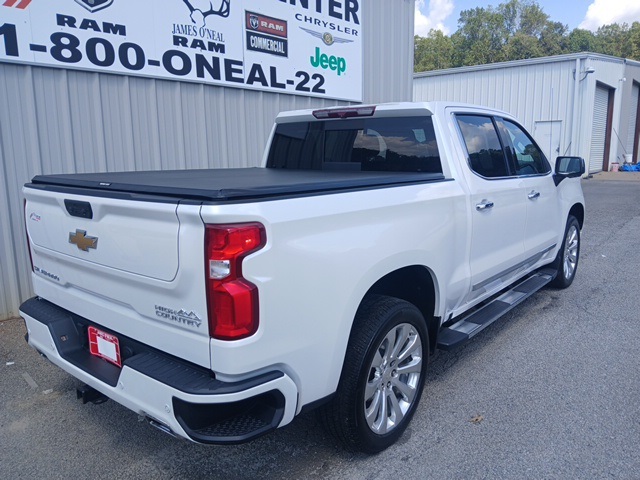 2022 Chevrolet Silverado 1500 High Country photo 3