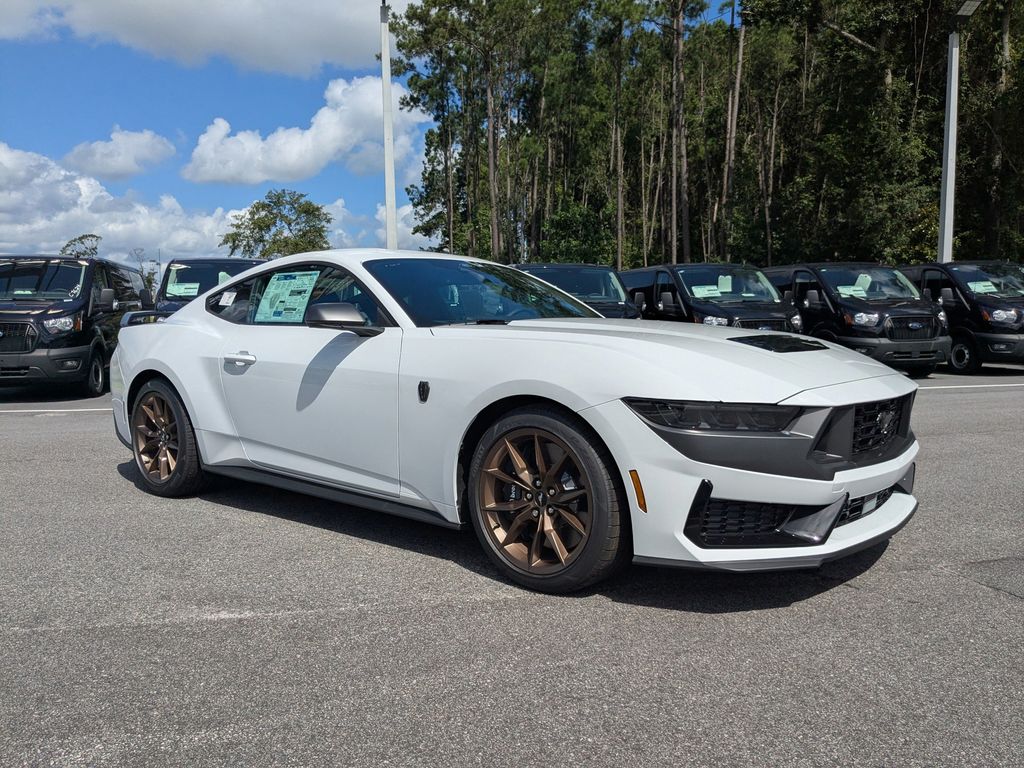 2025 Ford Mustang Dark Horse photo 2