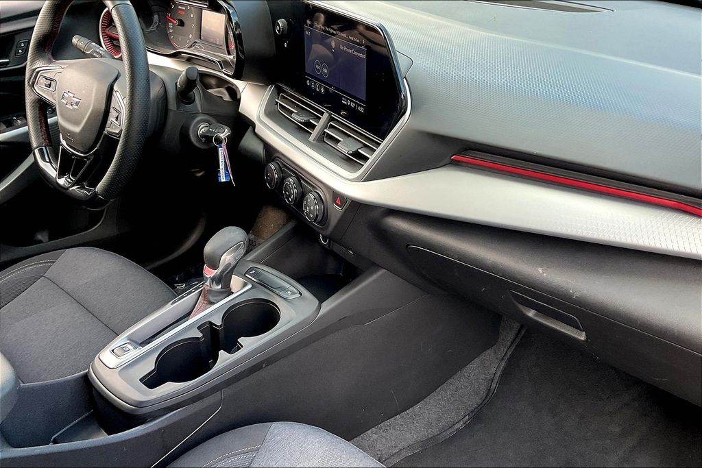 2024 Chevrolet Trax photo 13