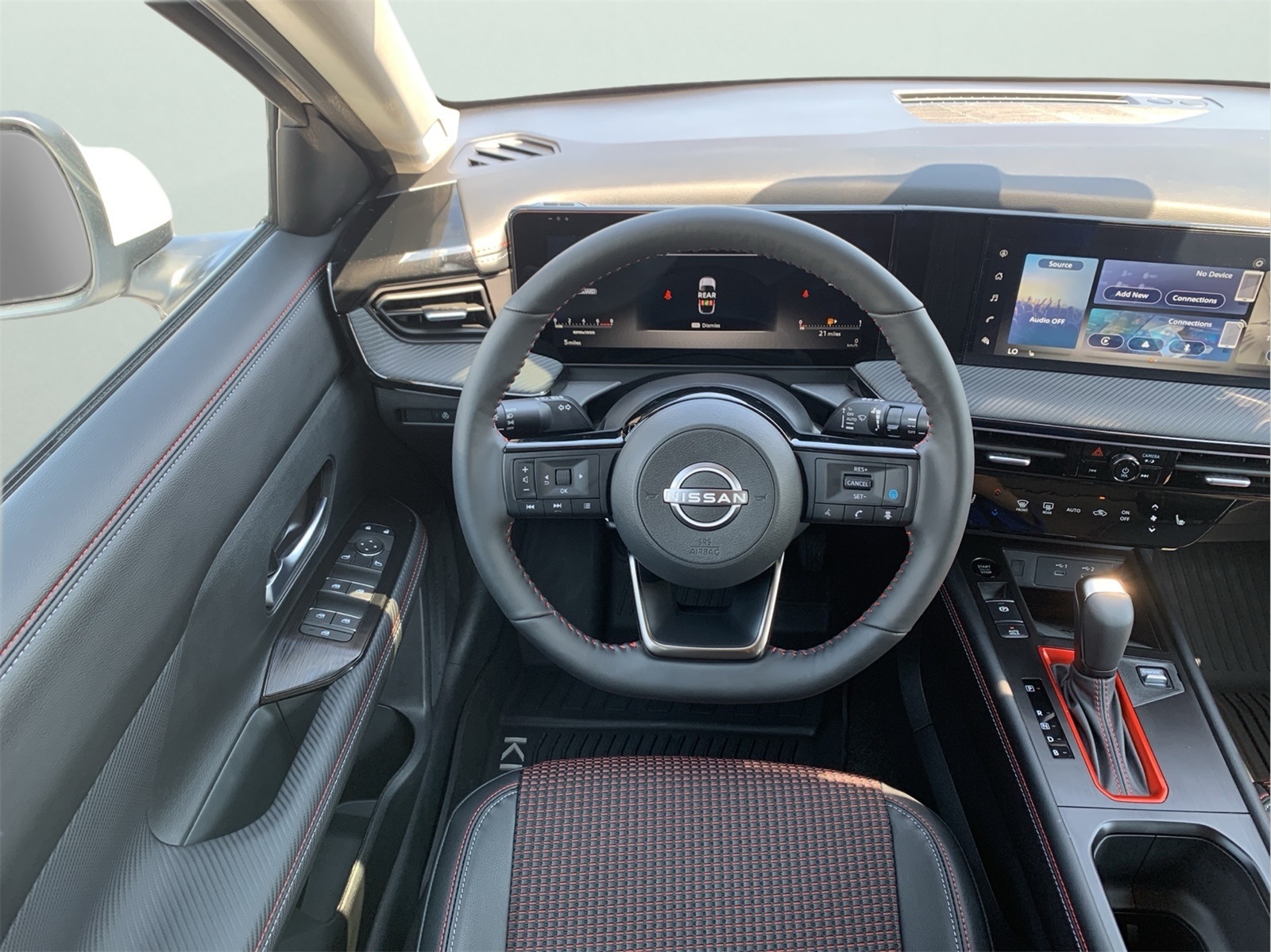 2025 Nissan Kicks SR photo 25