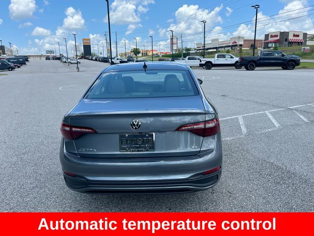 2022 Volkswagen Jetta 1.5T SE photo 7
