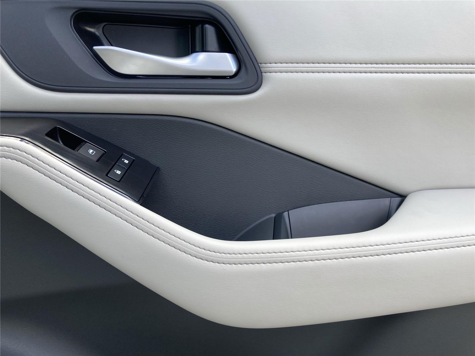2026 Nissan Rogue SV photo 29