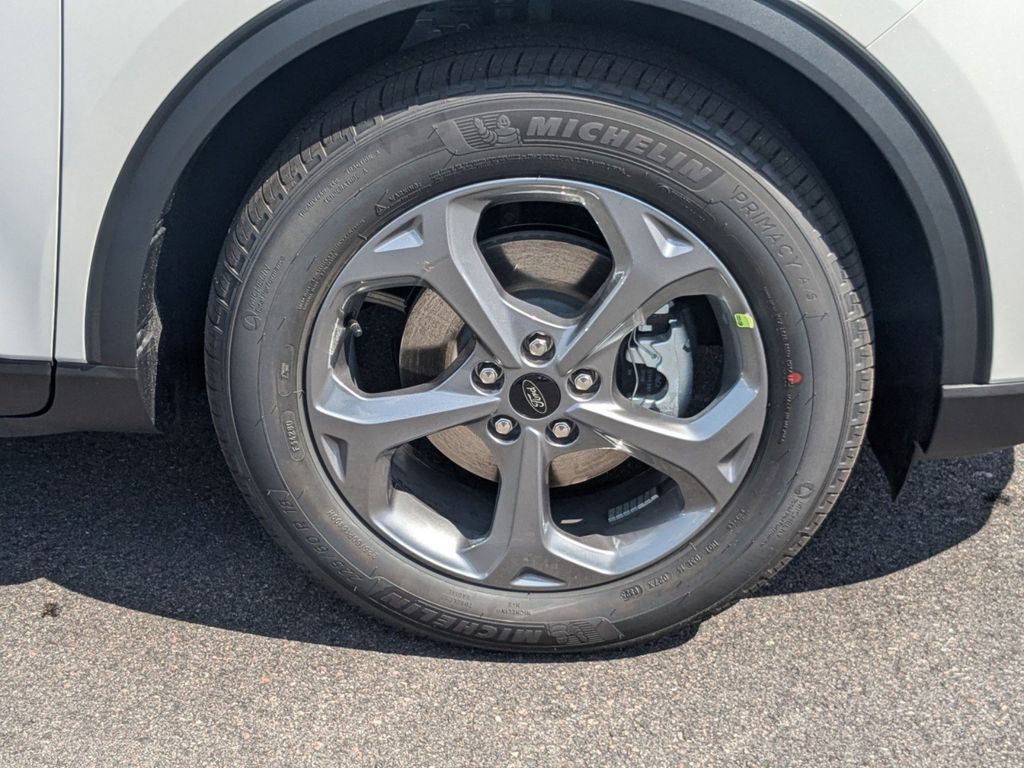 2025 Ford Escape ST-Line photo 11